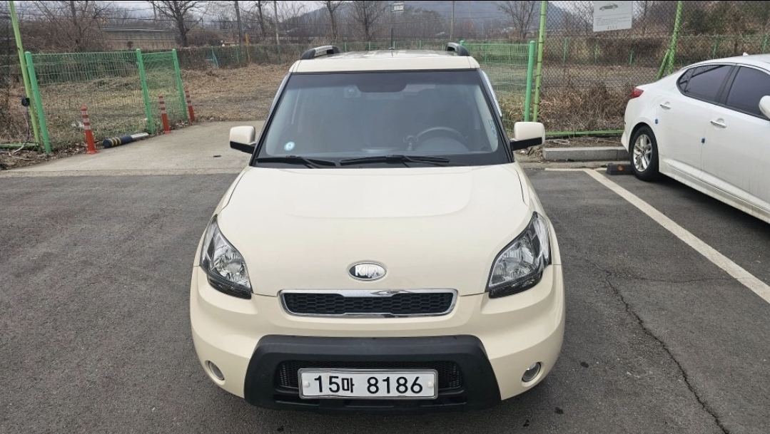 Kia soul begie color
